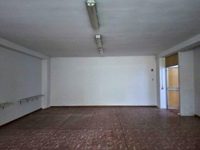 Locale Commerciale in vendita a Mancasale, Re