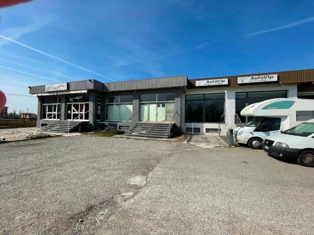 Locale Commerciale in vendita a Mancasale, Re