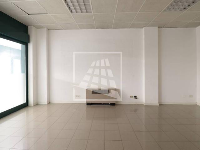 Locale Commerciale in vendita a Re, Reggio Emilia
