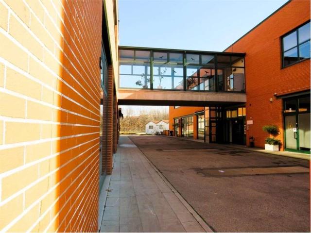 Locale Commerciale in vendita a Tondo, Re