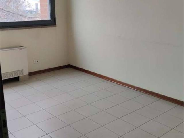 Locale Commerciale in vendita a Re, Reggio Emilia