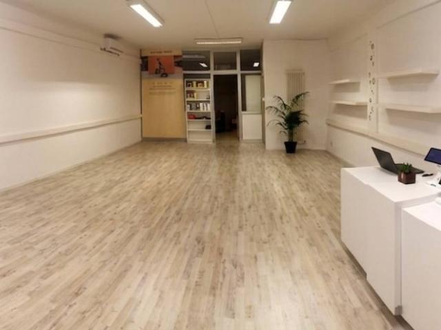 Locale Commerciale in vendita a Migliolungo, Re