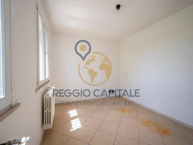 Locale Commerciale in vendita a Cavazzoli, Re