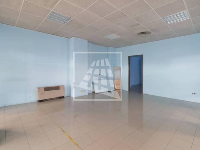 Locale Commerciale in vendita a Re, Reggio Emilia