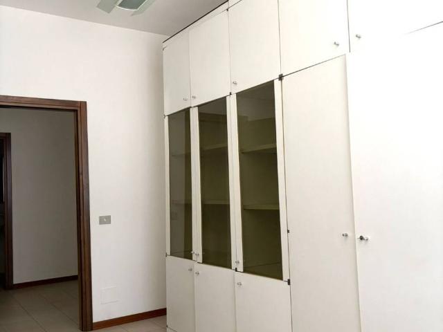 Locale Commerciale in vendita a Re, Reggio Emilia