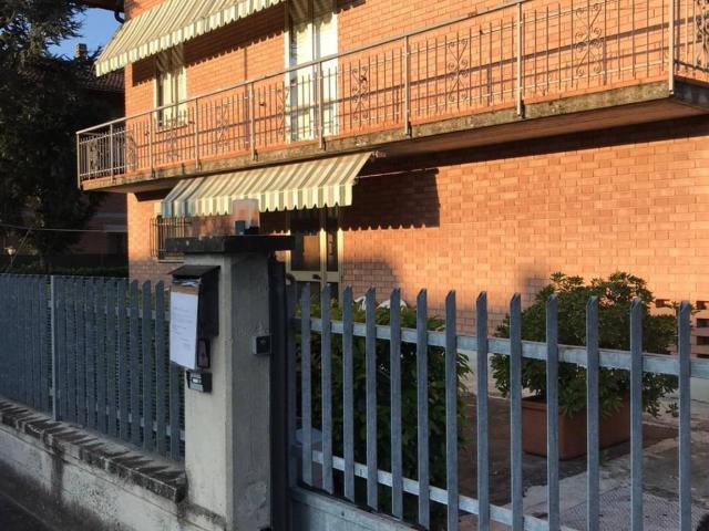 Locale Commerciale in vendita a Villaggio Stranieri-Bazzarola, Re