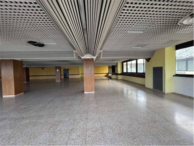 Locale Commerciale in vendita a Carrozzone-Betonica, Re