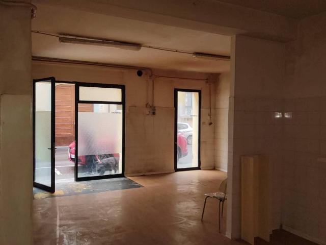 Locale Commerciale in vendita a San Prospero città, Re