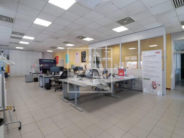 Locale Commerciale in vendita a Carrozzone-Betonica, Re