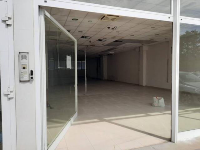 Locale Commerciale in vendita a Pieve Modolena, Re