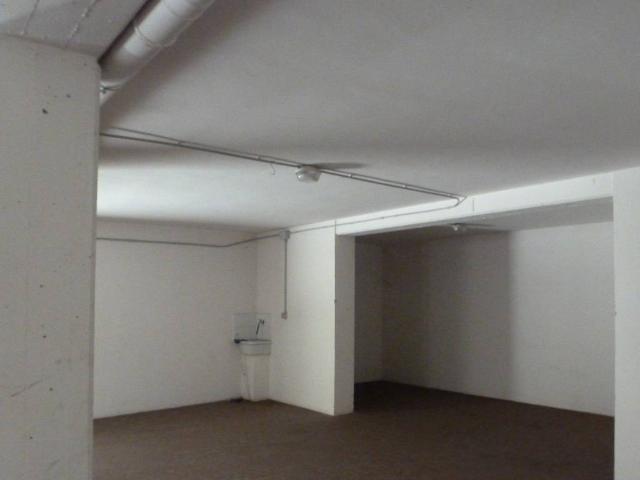 Locale Commerciale in vendita a Re, Reggio Emilia
