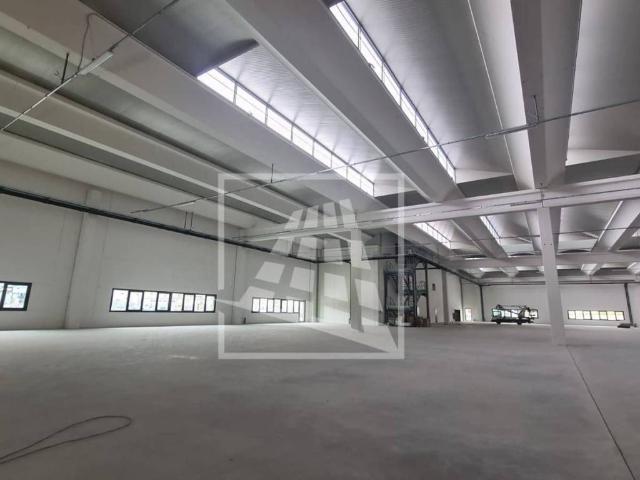Locale Commerciale in vendita a San Prospero Strinati, Re