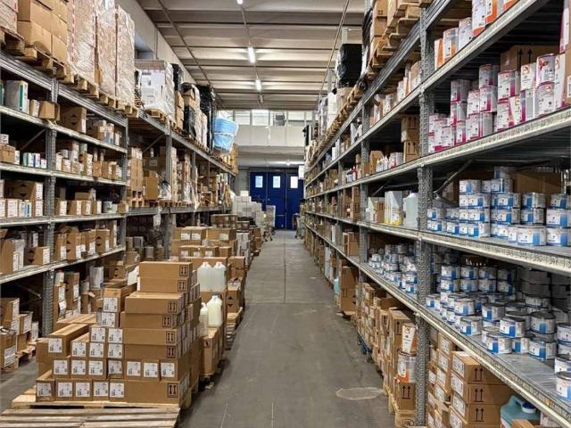 Locale Commerciale in vendita a Re, Reggio Emilia