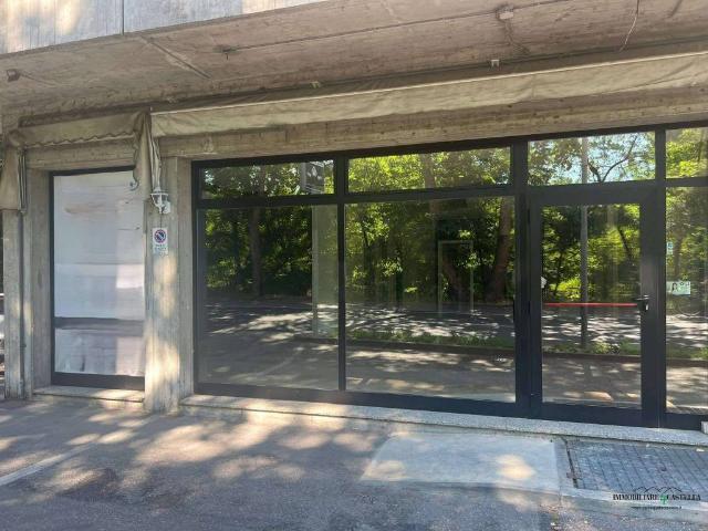 Locale Commerciale in vendita a Carrozzone-Betonica, Re