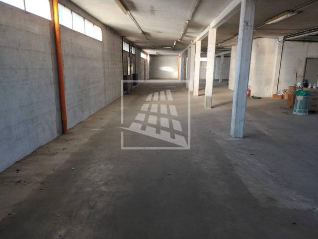Locale Commerciale in vendita a Carrozzone-Betonica, Re