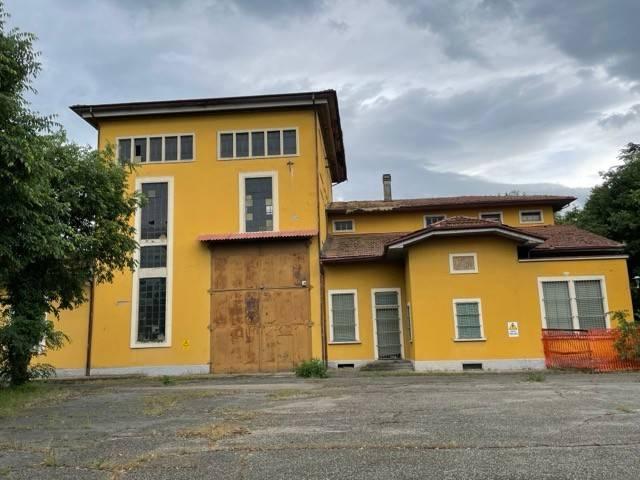 Locale Commerciale in vendita a Regina Pacis, Re