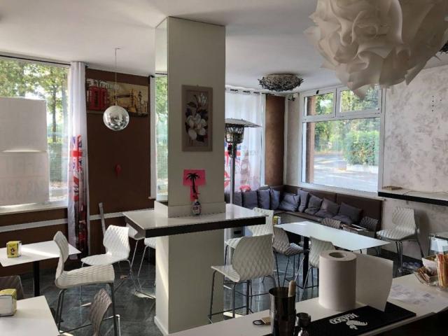 Locale Commerciale in vendita a Re, Reggio Emilia