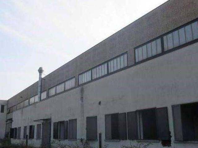 Locale Commerciale in vendita a Sesso, Re