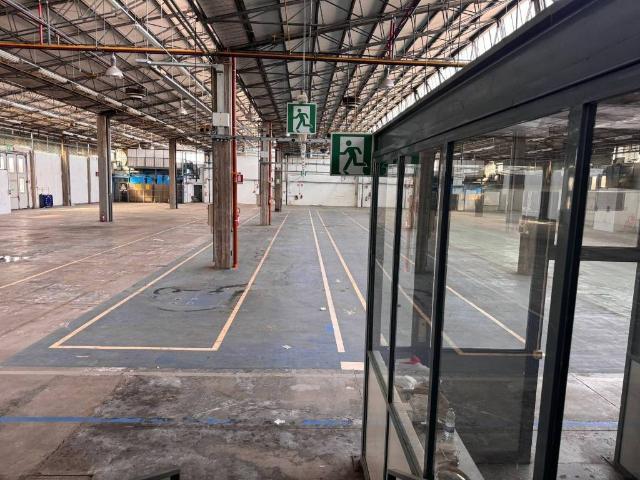 Locale Commerciale in vendita a Sesso, Re