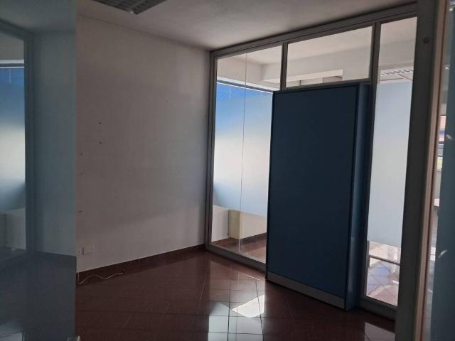 Locale Commerciale in vendita a Gardenia, Re