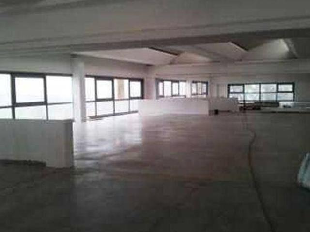 Locale Commerciale in vendita a Sesso, Re