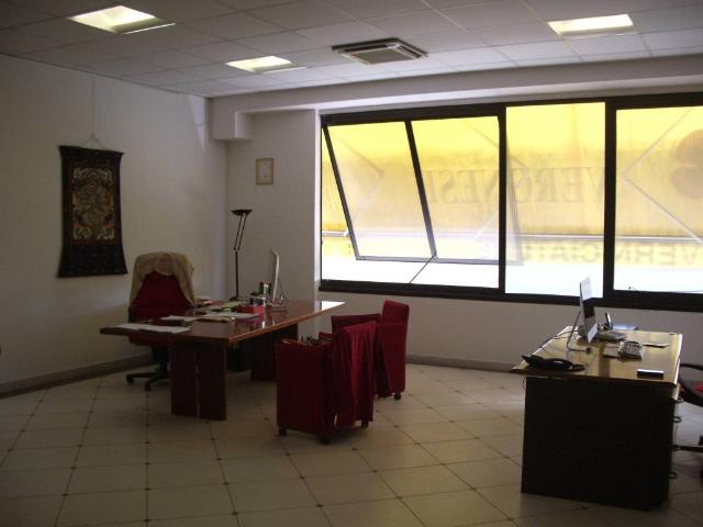 Locale Commerciale in vendita a Bassa Reggiana, Re