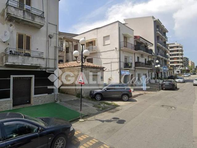 Locale Commerciale in vendita a Calabria, Cosenza