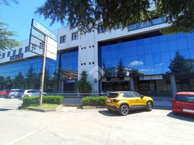 Locale Commerciale in vendita a Calabria, Cosenza