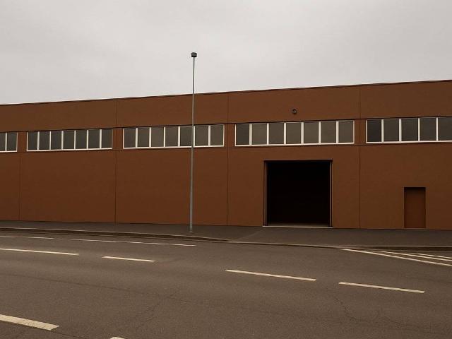 Locale Commerciale in vendita a Resana, Veneto