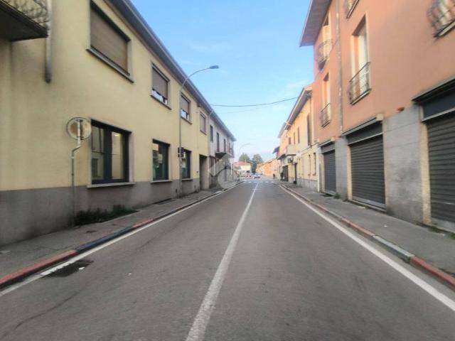 Locale Commerciale in vendita a Rescaldina, Lombardia