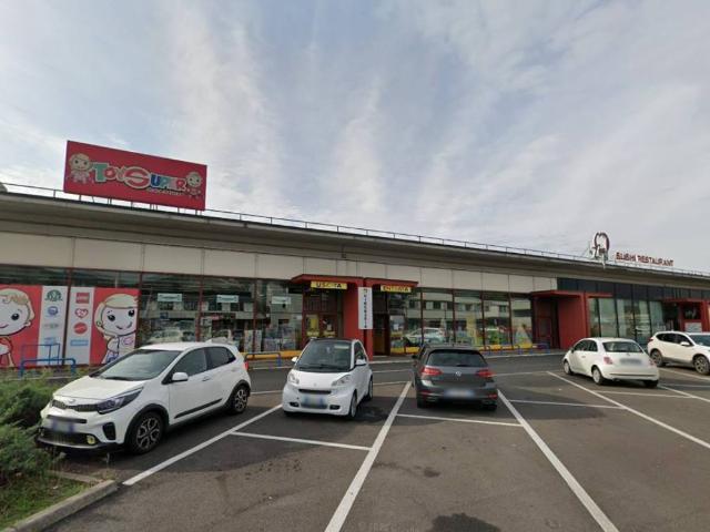 Locale Commerciale in vendita a Treponti, Rezzato