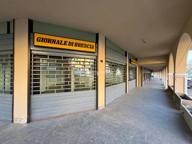 Locale Commerciale in vendita a Rezzato, Lombardia