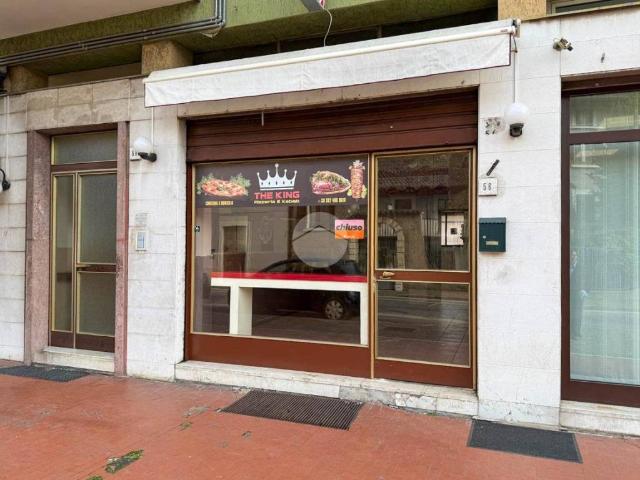Locale Commerciale in vendita a Rezzato, Lombardia
