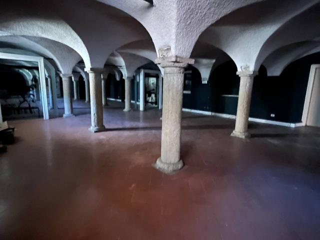Locale Commerciale in vendita a Rezzato, Brescia