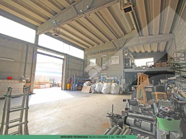 Locale Commerciale in vendita a Rho, Lombardia