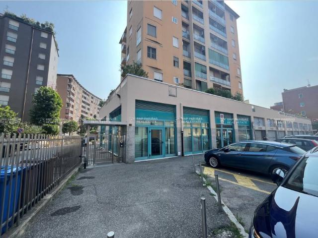 Locale Commerciale in vendita a San Giovanni, Rho