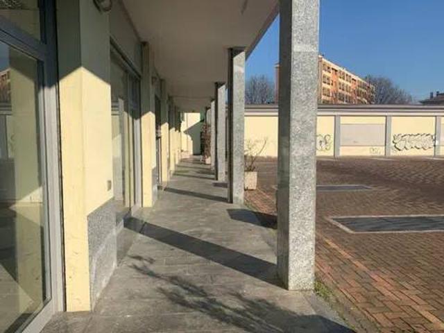 Locale Commerciale in vendita a Castellazzo, Rho