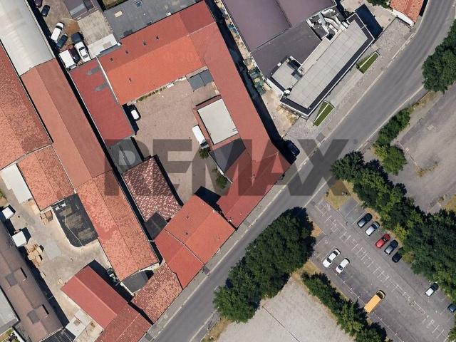 Locale Commerciale in vendita a San Giovanni, Rho