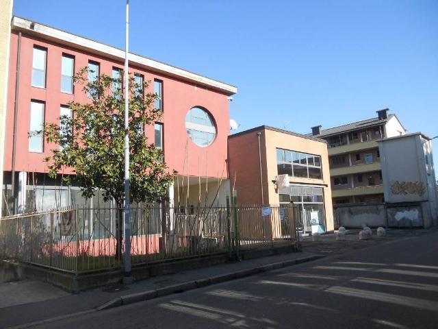 Locale Commerciale in vendita a Lucernate, Rho