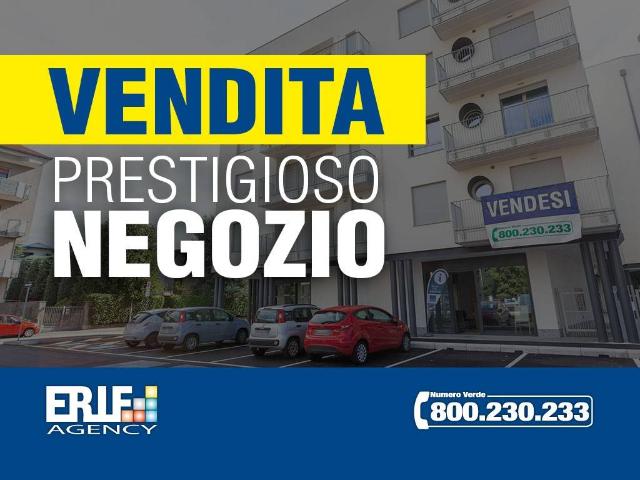 Locale Commerciale in vendita a Castellazzo, Rho