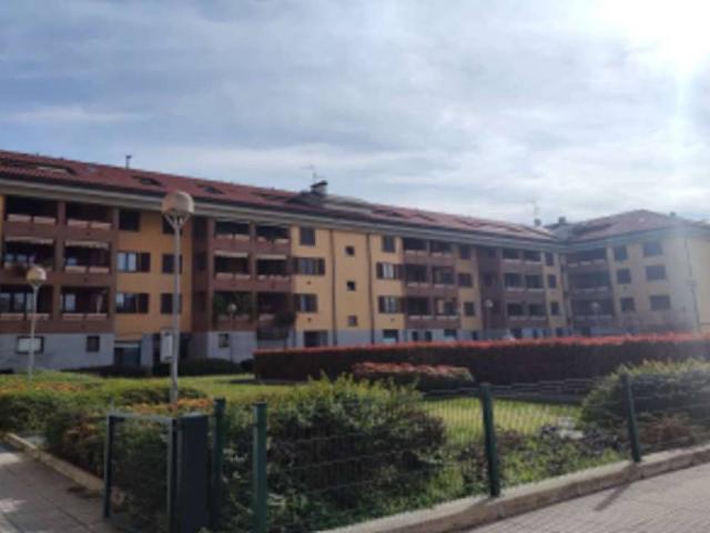 Locale Commerciale in vendita a Lucernate, Rho
