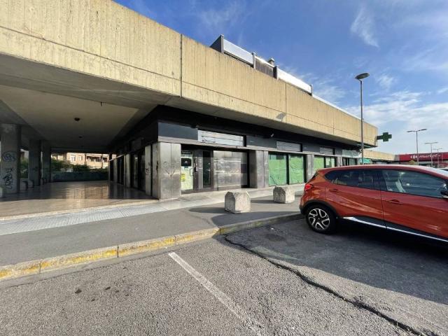 Locale Commerciale in vendita a Cascina Mazzino, Rho