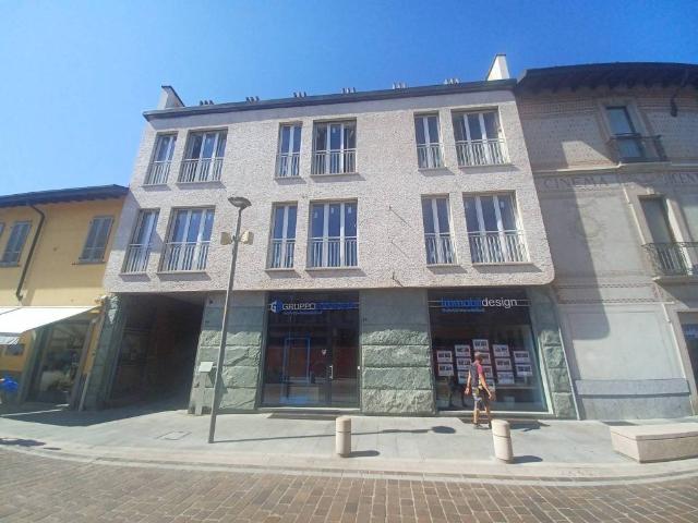 Locale Commerciale in vendita a Lucernate, Rho