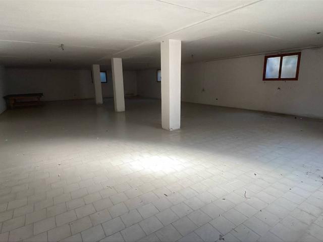 Locale Commerciale in vendita a Fonte, Riese Pio X