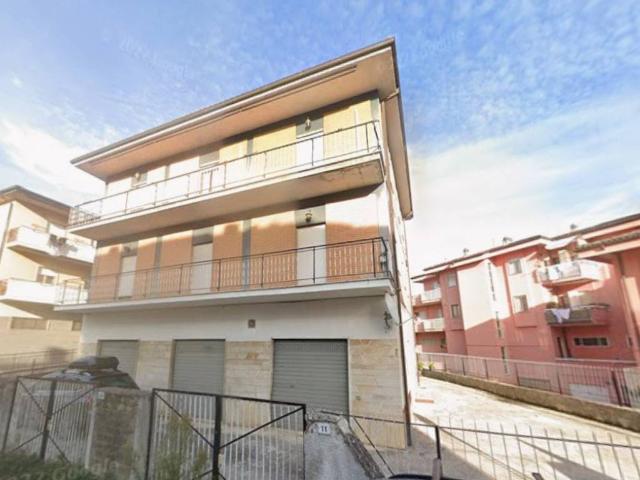Locale Commerciale in vendita a Villa Reatina, Rieti