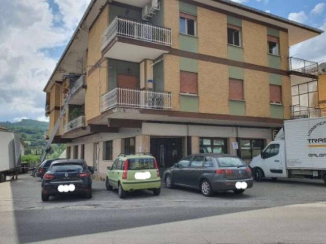 Locale Commerciale in vendita a Quattro Strade, Rieti
