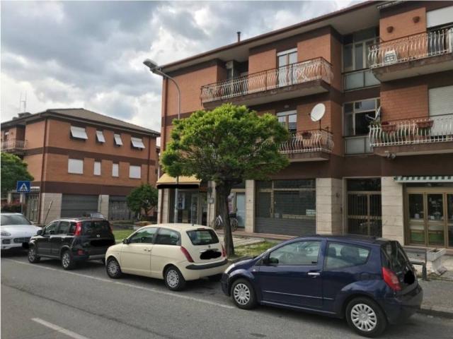 Locale Commerciale in vendita a Piazza Tevere, Rieti