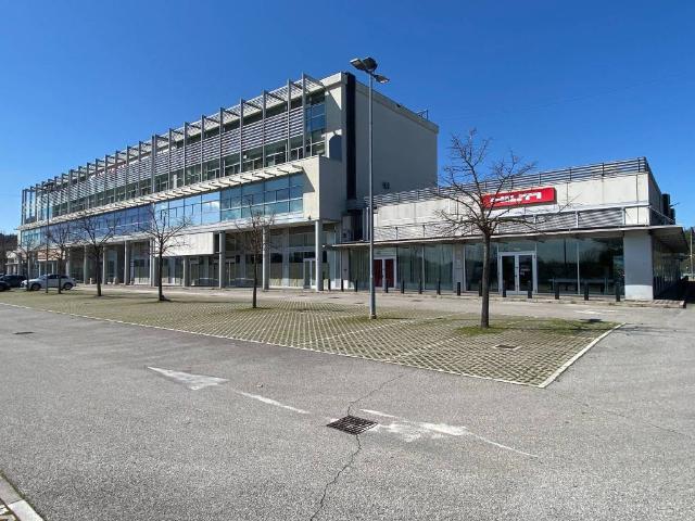 Locale Commerciale in vendita a Grotta Rossa, Rimini