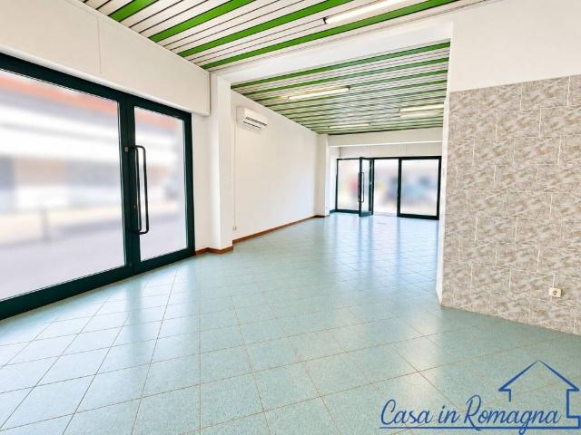 Locale Commerciale in vendita a Rivazzurra, Rimini