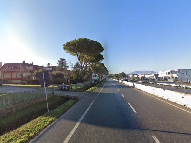 Locale Commerciale in vendita a Rimini, Reggio Emilia